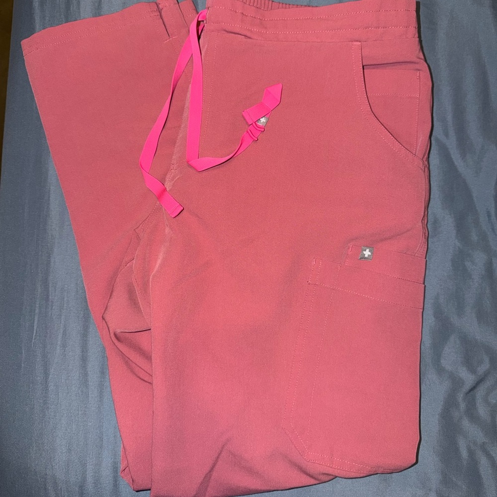 Figs Women's Scrub Pants breast cancer